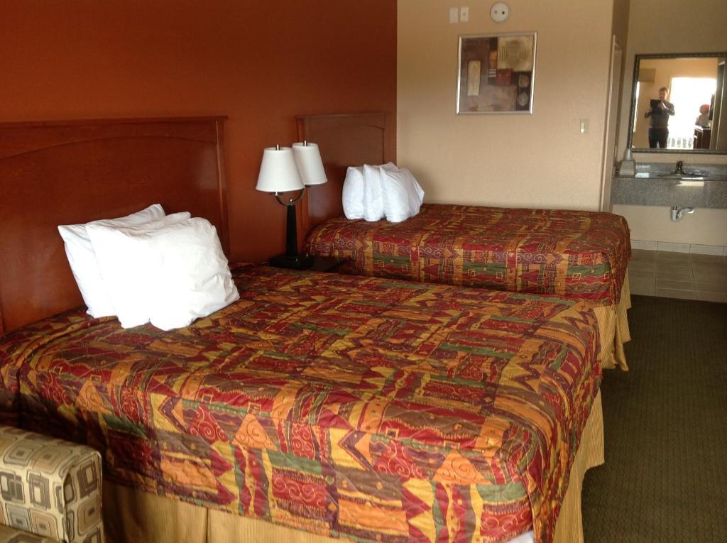 Budgetel Inn And Suites Hearne Habitación foto